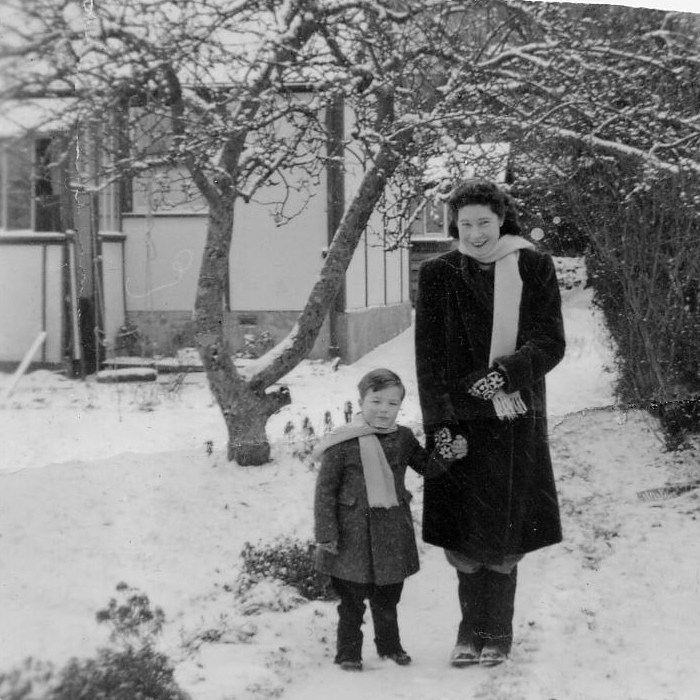 1947 - Mum, Me at Belhaven