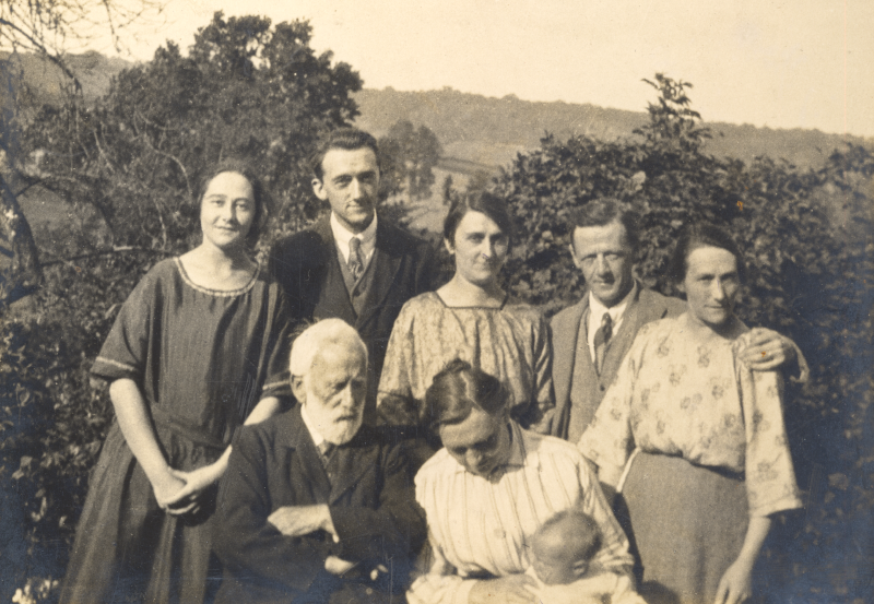 Thomas Henry Duckworth and family at Somerton - c.1922